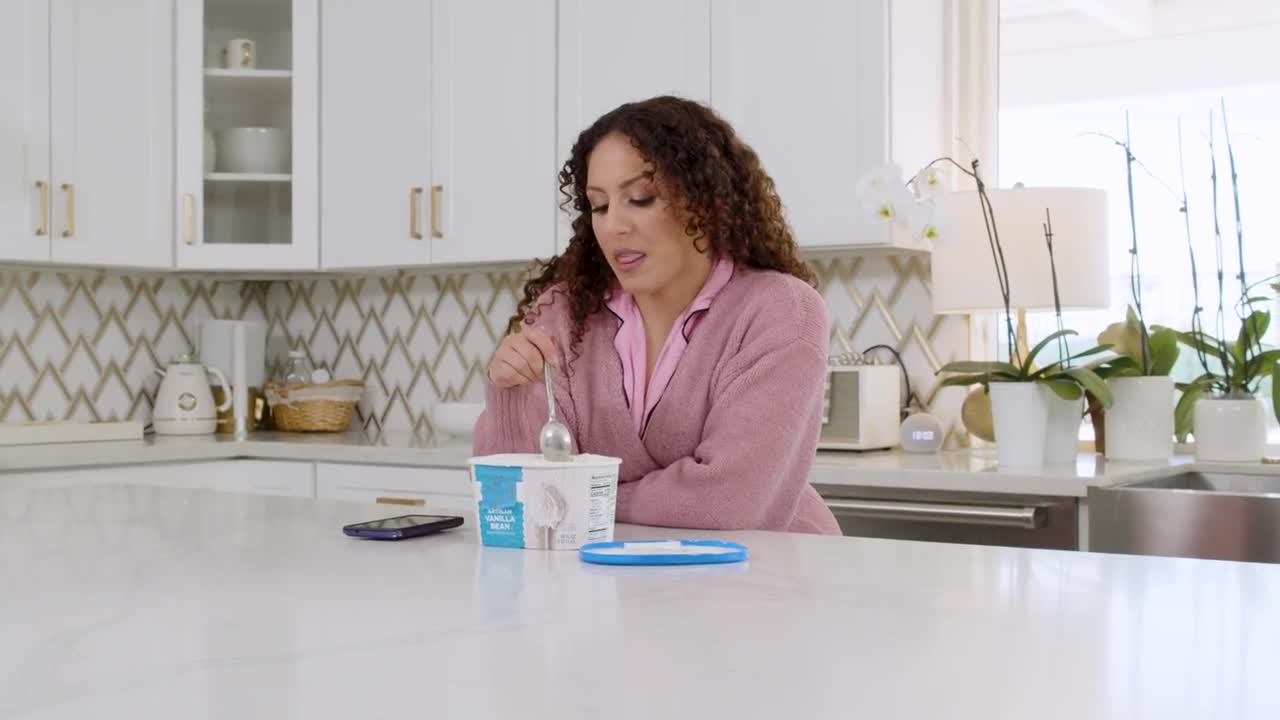 ElegantAngel Liv Revamped Momsday Surprise PP - Porn video | ePornXXX