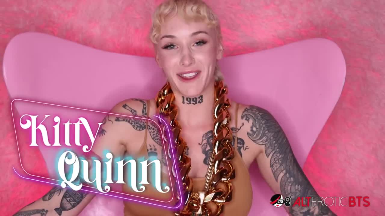 AltErotic Kitty Quinn Does A Photo Shoot BTS GAPFiLL - Porn video | ePornXXX