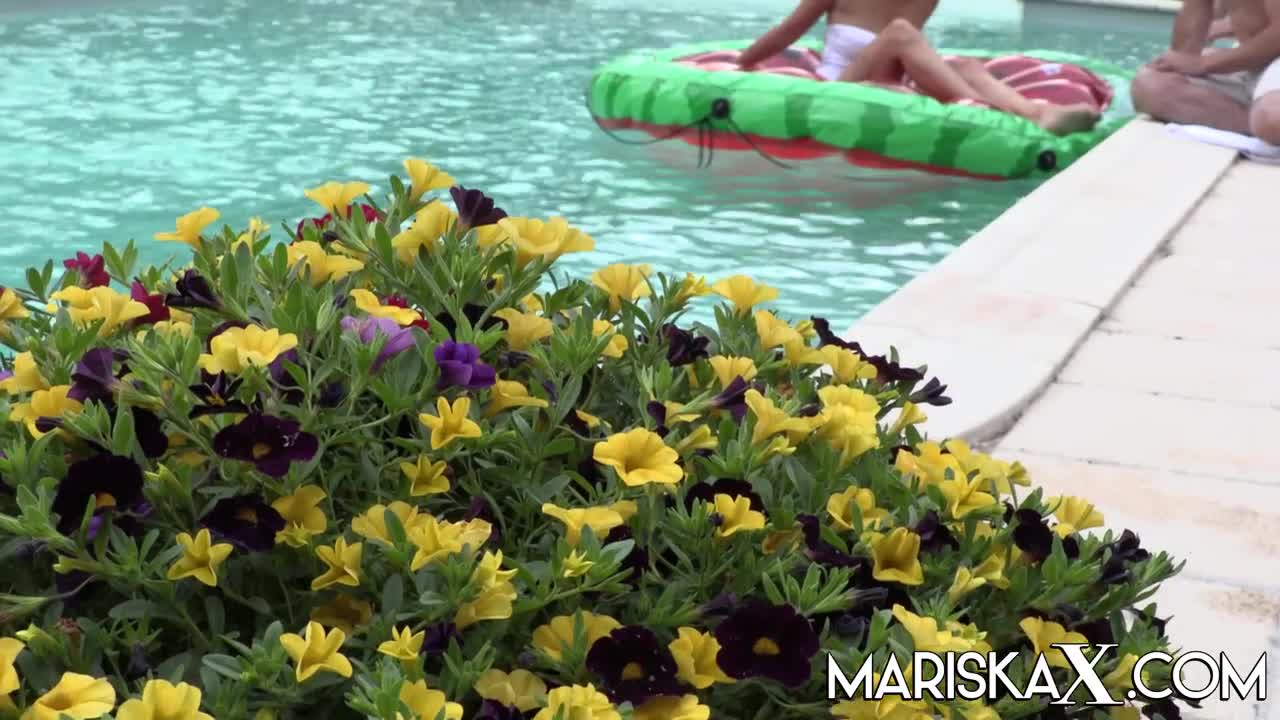 MariskaX Carollina Cherry Pool Side DP LEWD - Porn video | ePornXXX