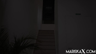 MariskaX Louise Lee Stairway To Swallow LEWD