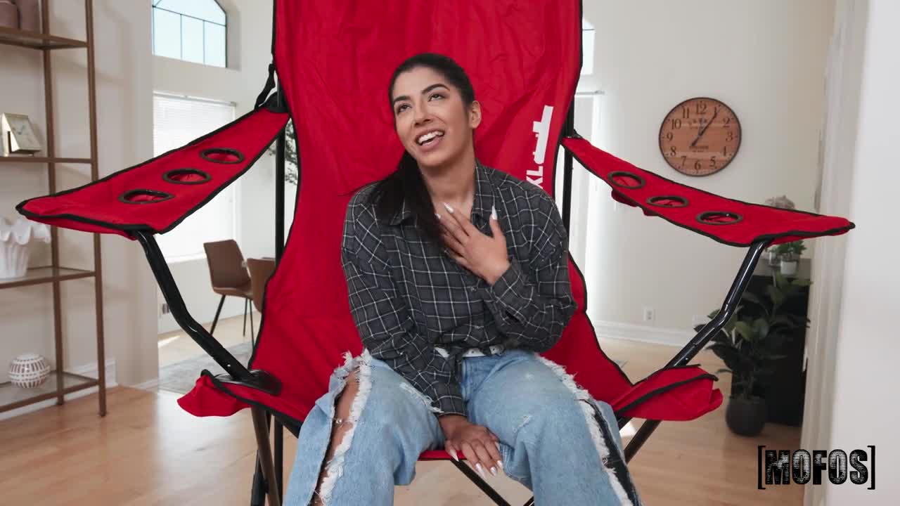 DontBreakMe Jasmine Sherni Big Chair And A Big Cock For Tiny Jasmine WRB - Porn video | ePornXXX