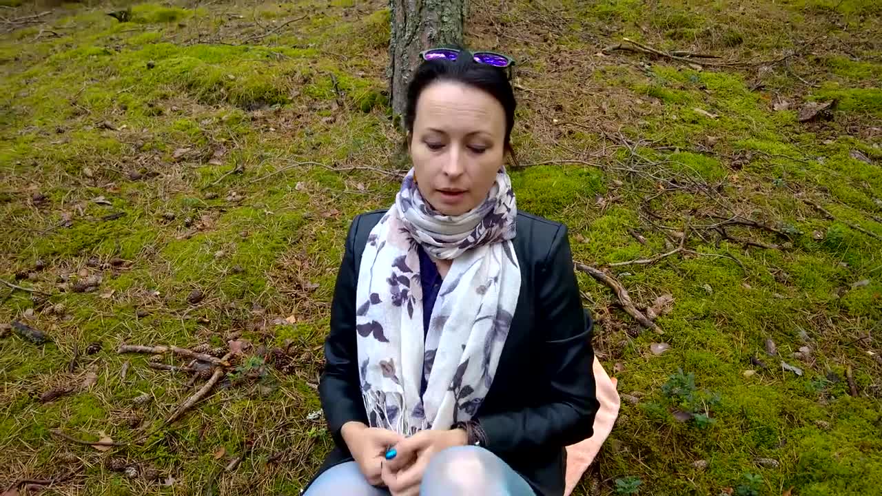 Wanilianna Blue Sheer Pantyhose And Pee In The Forest LEWD - Porn video | ePornXXX