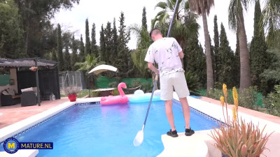 MatureNL Fire Girl Milf Fucked By The PoolBoy PP